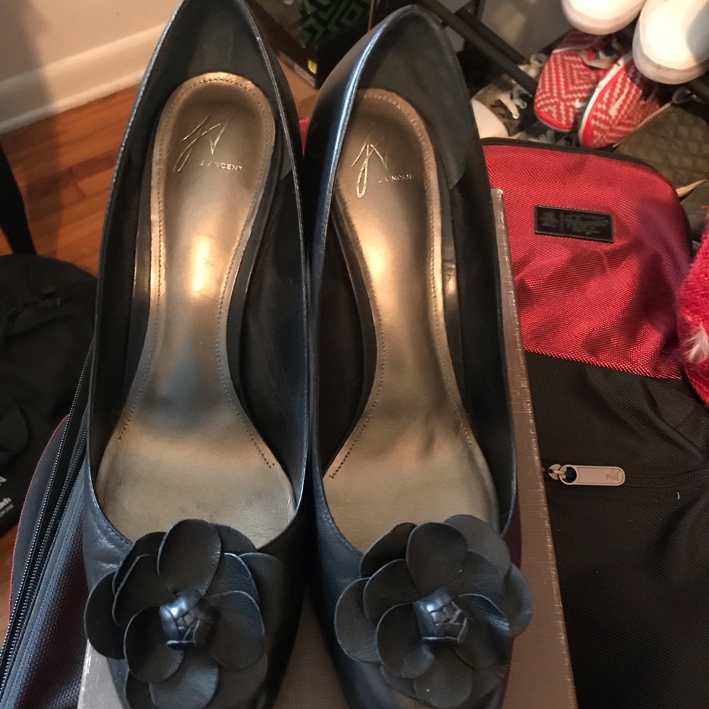 Shoes - Picture 2 of 16